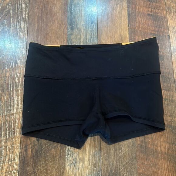 Lululemon reversible shorts 4 (5200A) - Picture 4 of 6